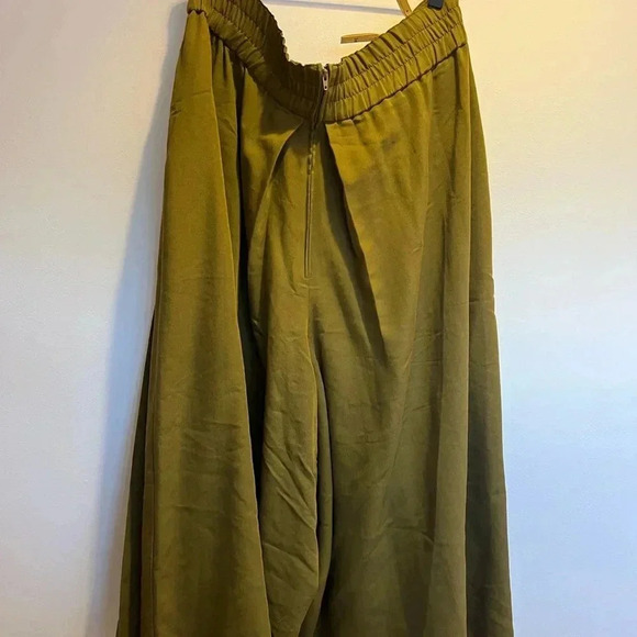 Wide Leg Olive Pants - Picture 5 of 9